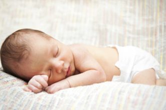 חמישה מיתוסים נפוצים על שנת תינוקות