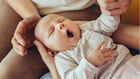 משהו באמת מפריע לו לישון!