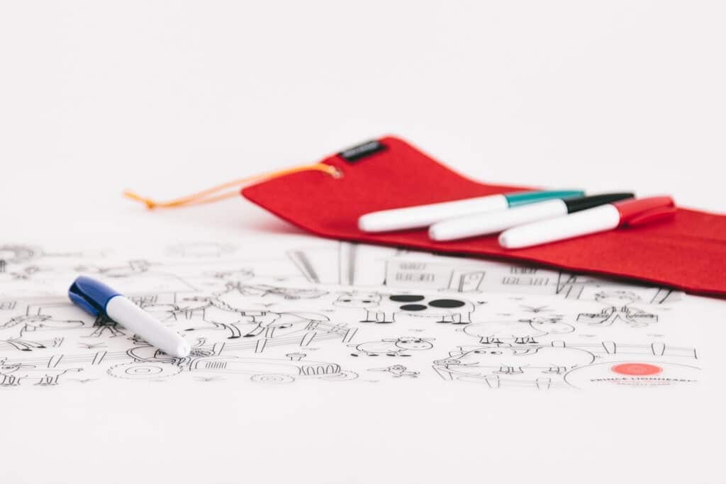 פלייסמט צביעה דינוזאור COLOUR+ DRAW™ - ליטל פינגווין